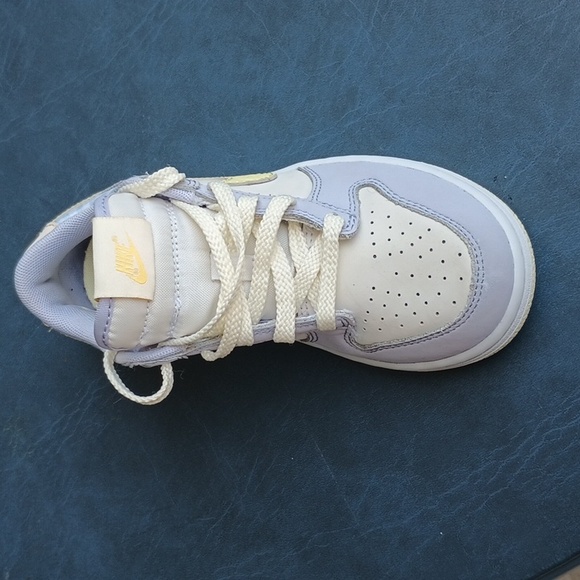 Shoes - Picture 2 of 4